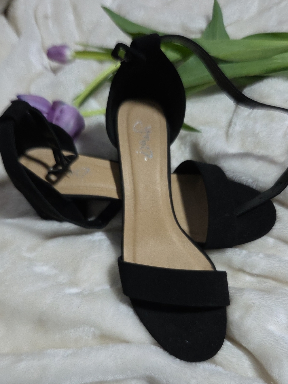 Y-Not Black Suede Block Heel Sandals. Black.